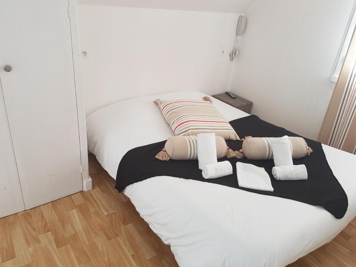 Auberge Le Guinefort Lehon Ngoại thất bức ảnh